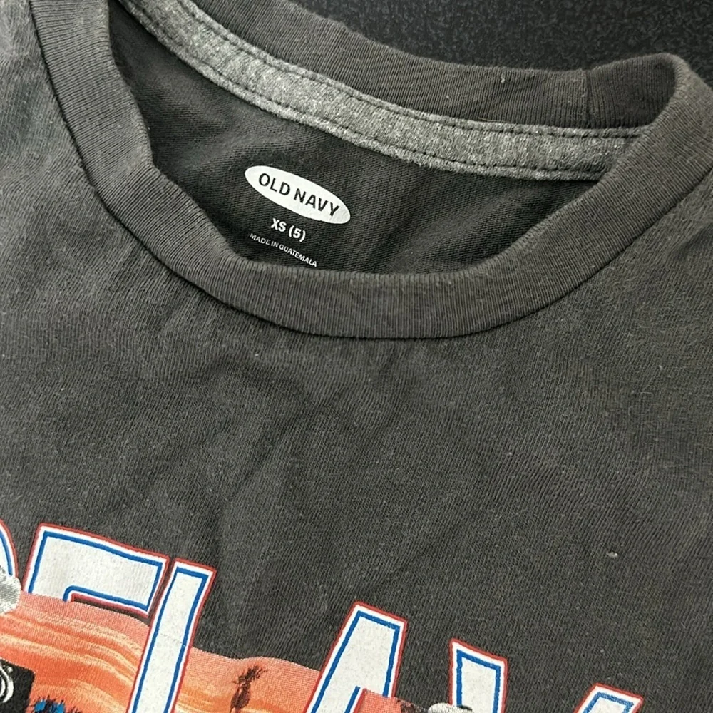 Old navy tee
